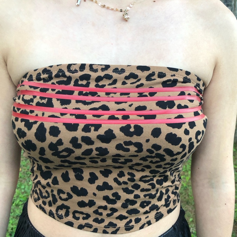 Women Aminal print crop top. With red strips
